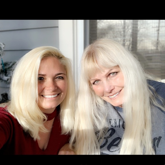 Meet your Poshers, Ashley and Kathy! - Picture 2 of 3